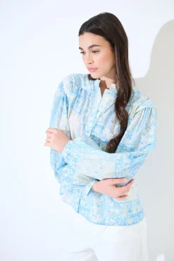 Discount KIKISIX CAMICIA COREANA MUSSOLA STAMPATA CON PIEGHE SU SPALLE AZZURRO