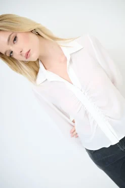 Online KIKISIX CAMICIA CROP CON BOTTONI FODERATI PANNA