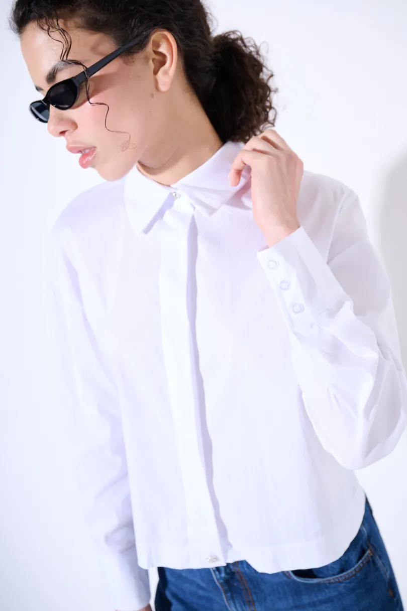 New KIKISIX CAMICIA CROP CON FINTONE BIANCO