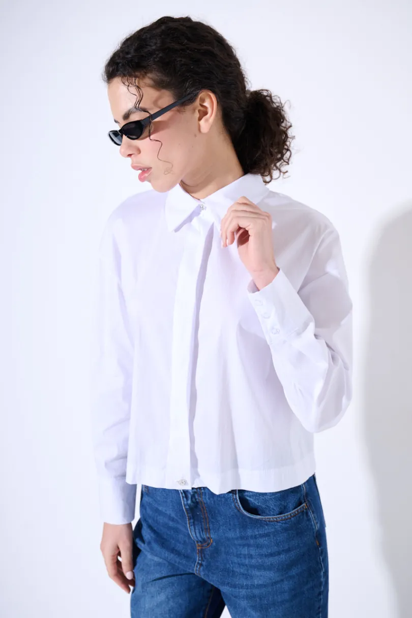 New KIKISIX CAMICIA CROP CON FINTONE BIANCO