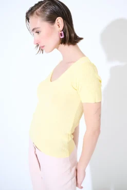 New KIKISIX MAGLIA M.MANICA SCOLLO V COSTINA GIALLO