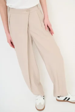 Clearance KIKISIX PANTALONE CARROT CON CINTURINO RIGA SABBIA