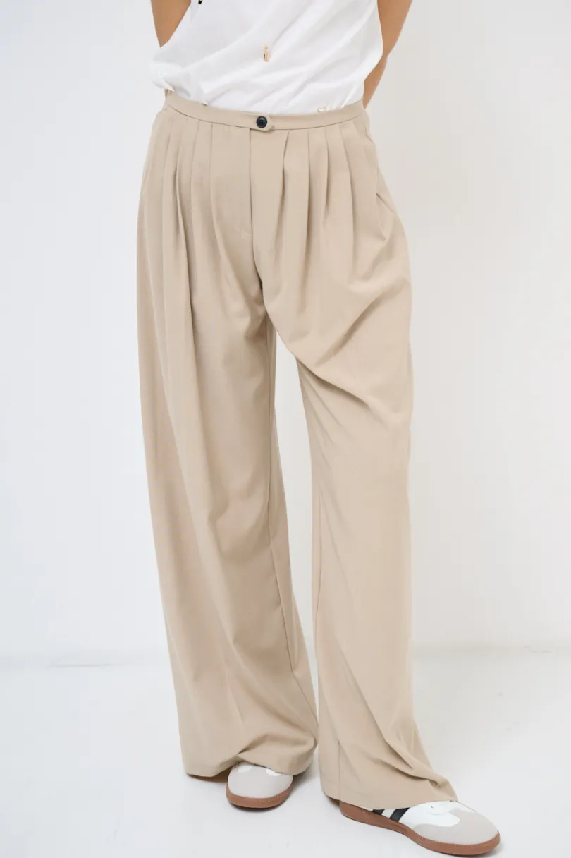 Fashion KIKISIX PANTALONE CON PIEG. BOTTONE BEIGE