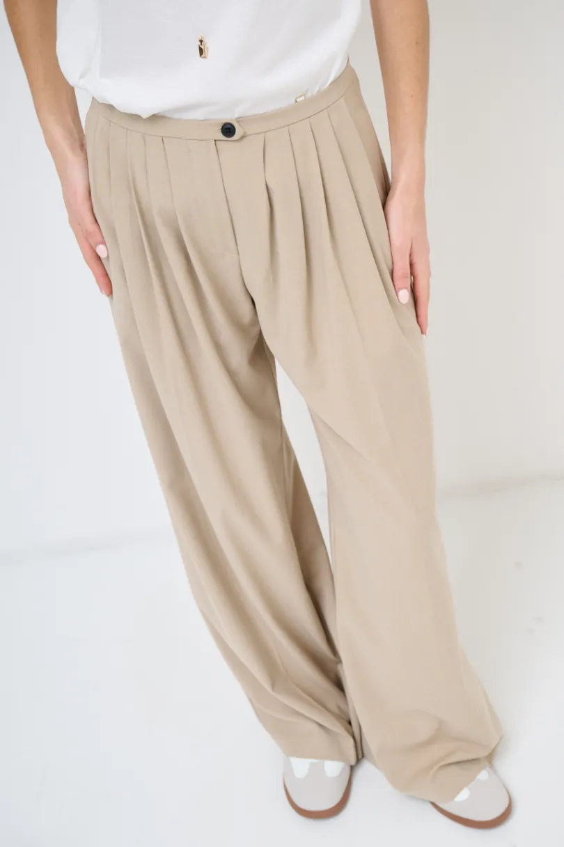 Fashion KIKISIX PANTALONE CON PIEG. BOTTONE BEIGE