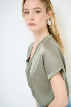 Best KIKISIX TOP SCOLLO V OVER SENZAGIRO MANICA RASO ARMY