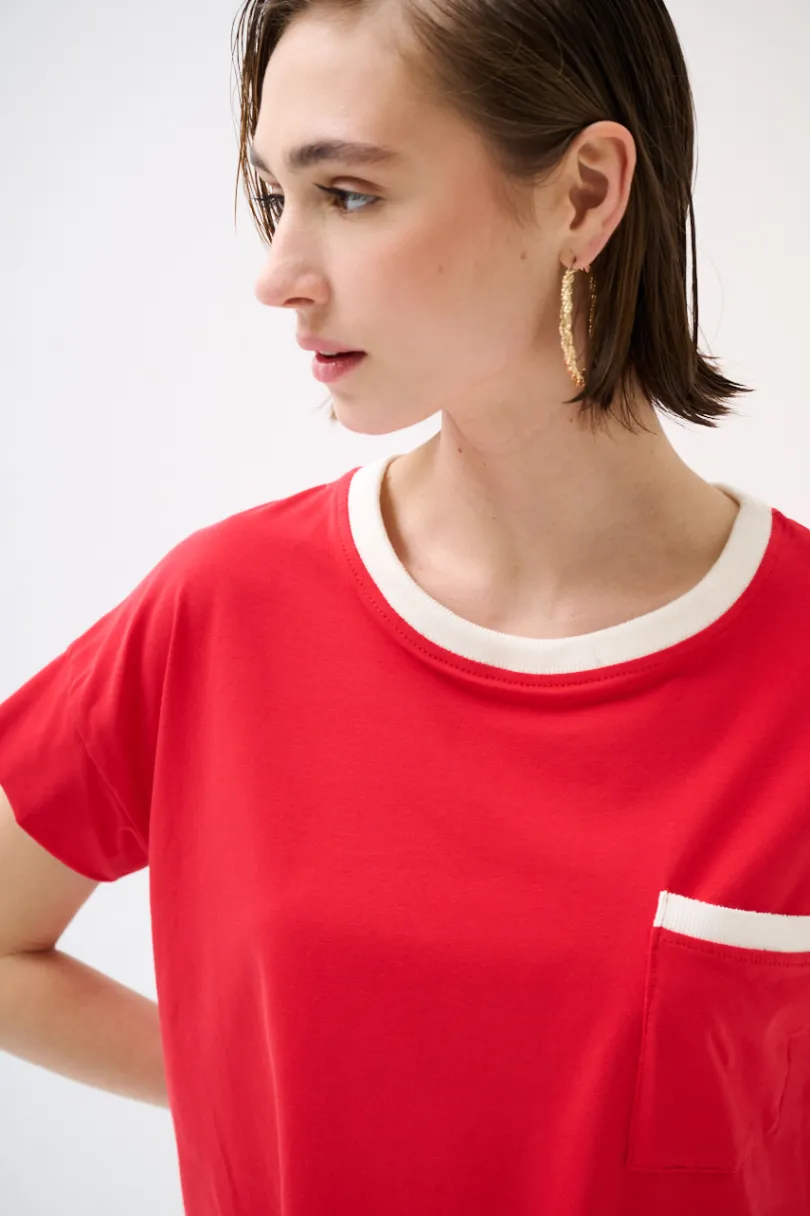 New KIKISIX T-SHIRT CON PROFILI COSTINA E TASCA ROSSO/PANNA