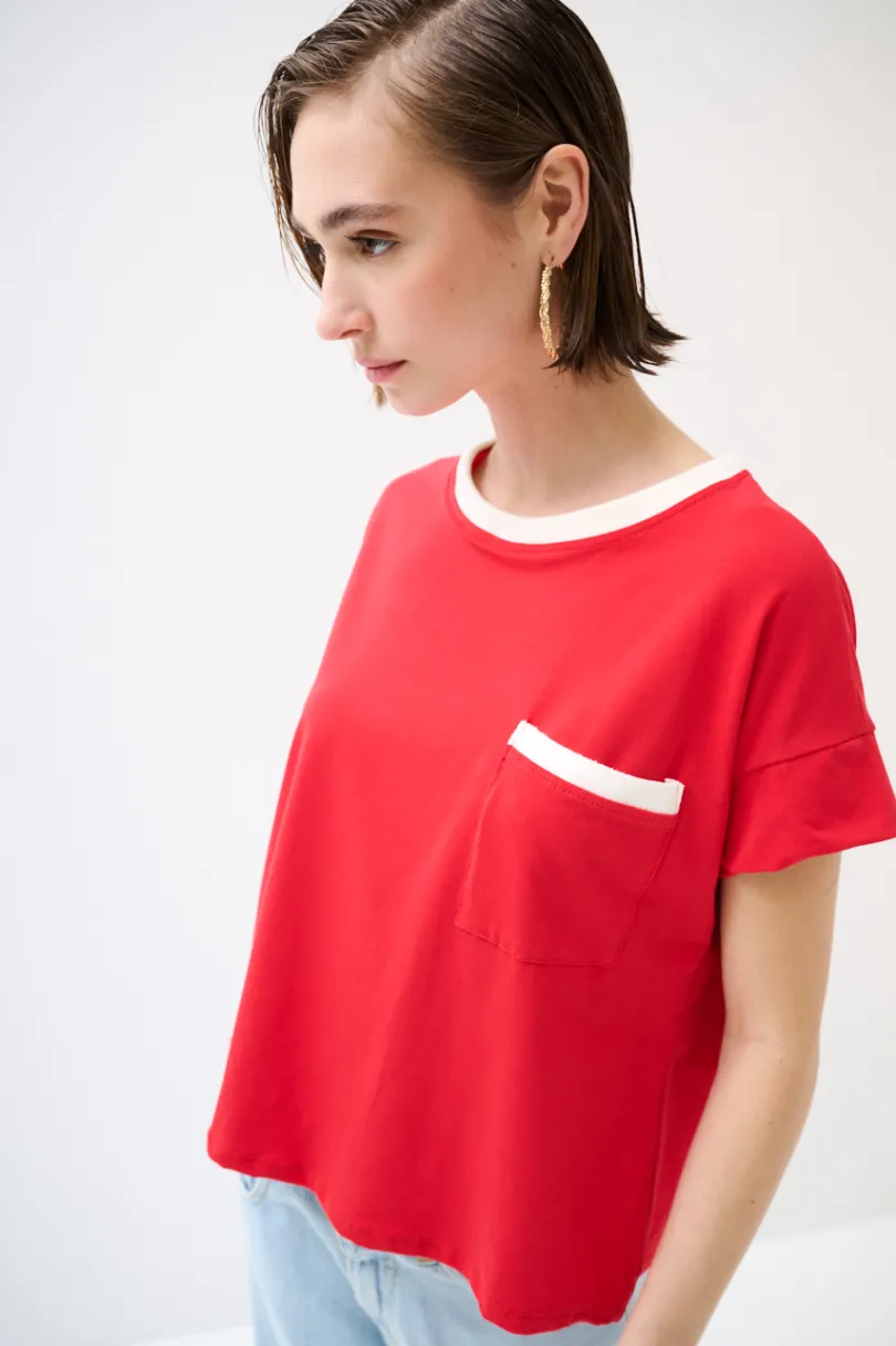 New KIKISIX T-SHIRT CON PROFILI COSTINA E TASCA ROSSO/PANNA