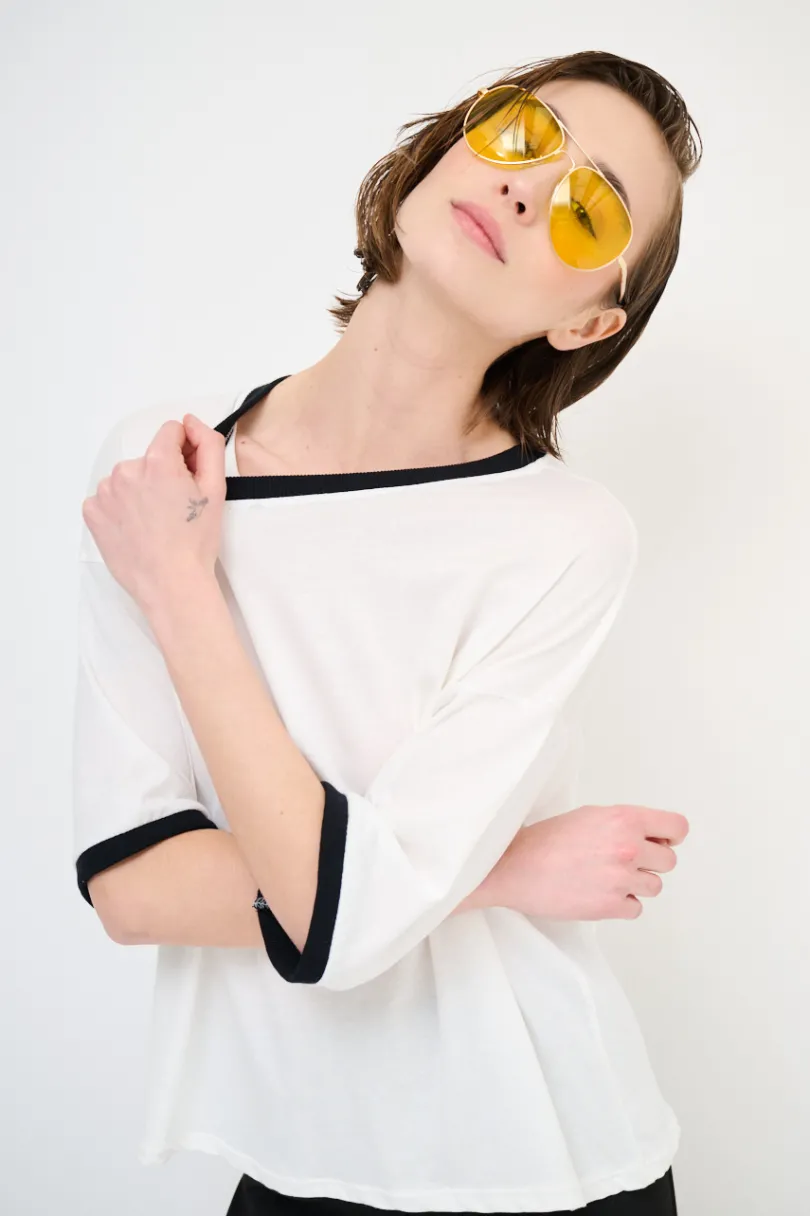 Hot KIKISIX T-SHIRT PARICOLLO E FONDO MANICA COSTINA BIANCO/NERO